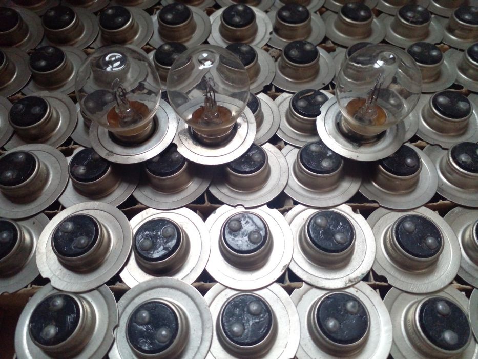 Лампы накаливания.Автомобильные.12вольт;2х.накальные.сигнальные лампы