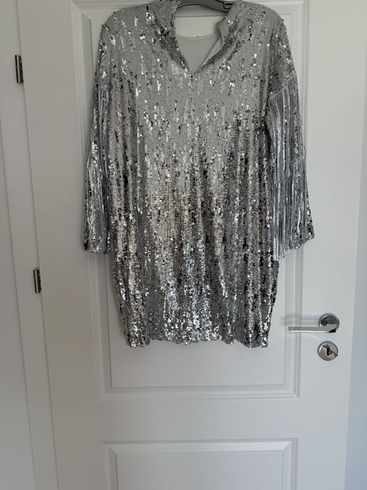Rochie cu paiete, Zara
