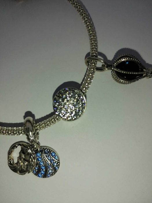 100% оригинална гривна PANDORA с 6 талисмана - твърда