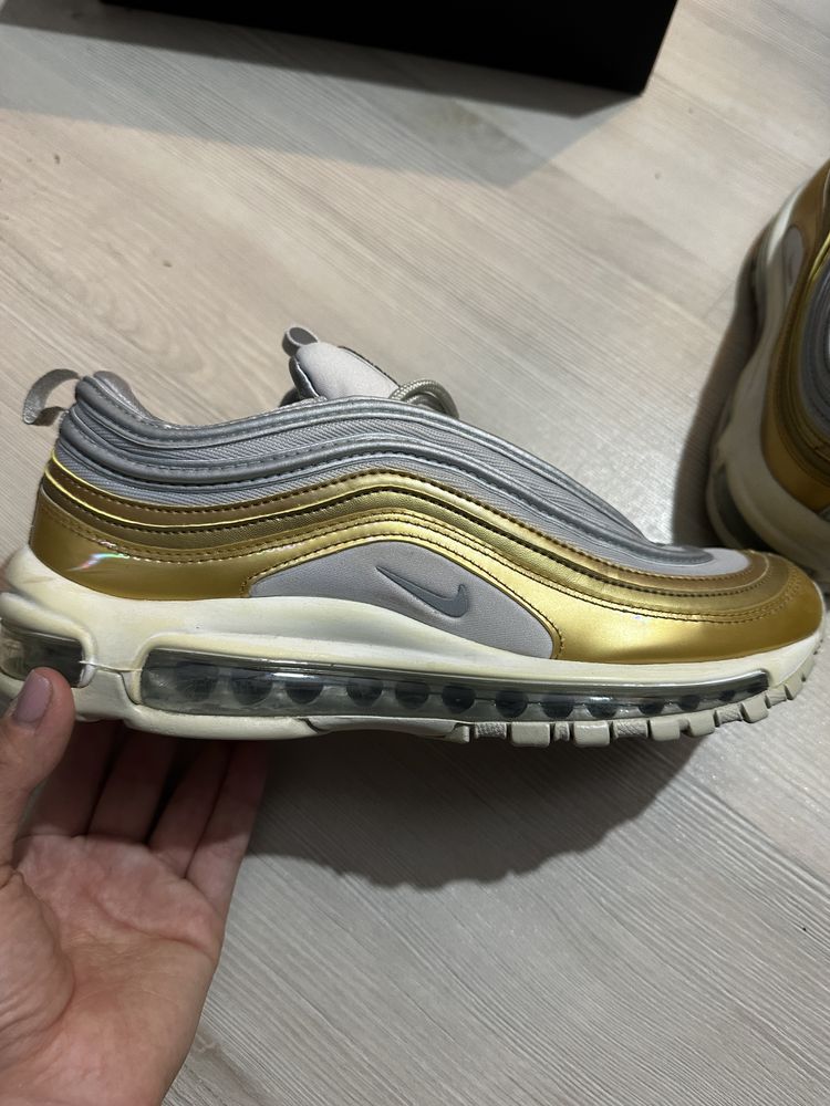 Nike airmax 97 metallic gold