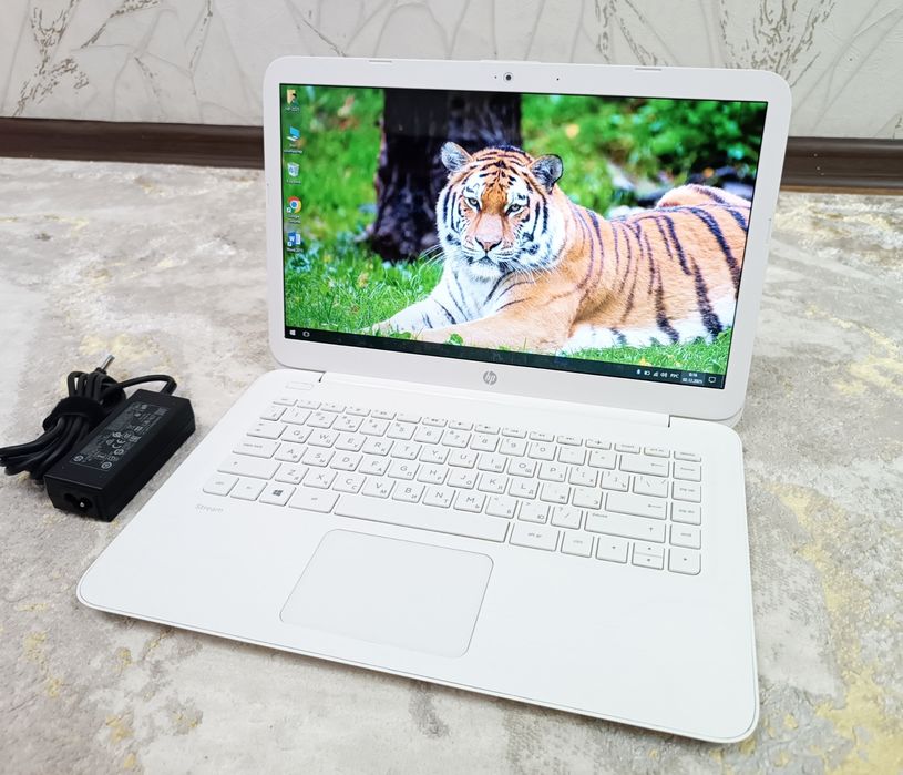 Ноутбук HP WINDOWS 10 Stream laptop.