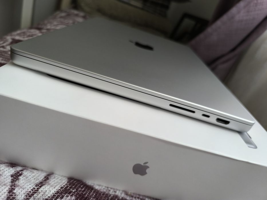 MacBook Pro M1 Pro, 32GB RAM, 512GB SSD