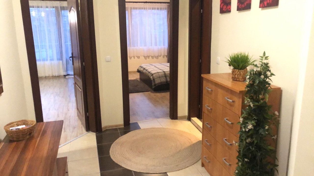 Дава се под наем Двустаен апартамент в Велико Търново, Стара част - 70 кв.м за 357 € - Снимка #5