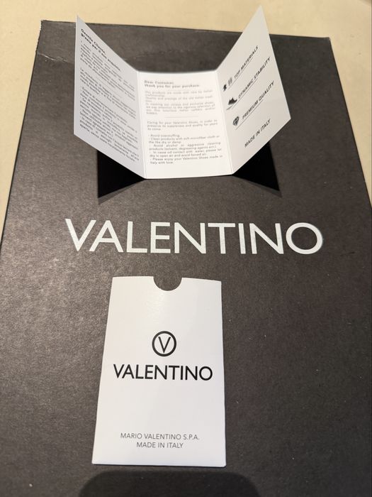 Дамски кецове Valentino