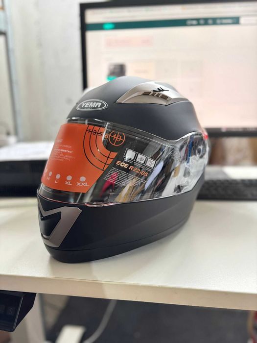 Casca moto YEMA M – full face, negru mat cu rose gold, eleganta