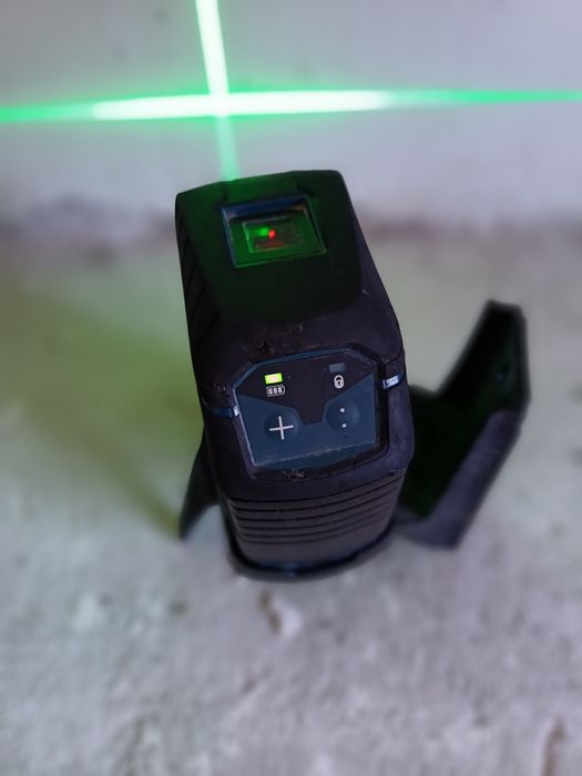 Laser Bosch GCL 2-15 g profesional lini verzi