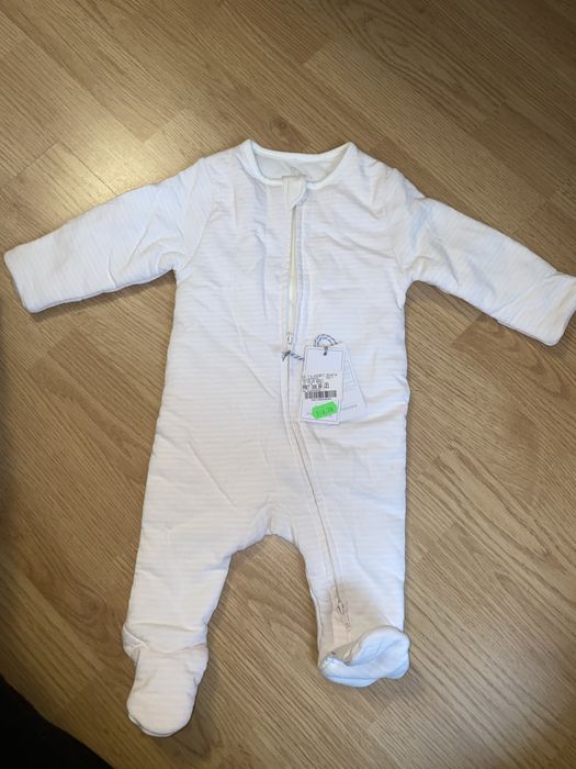 2 salopete si set caciulite si manusi Mothercare bebelusi