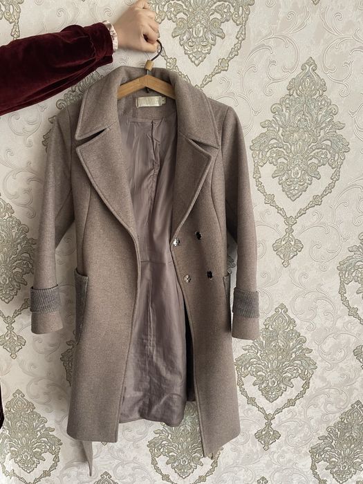 Qizlar paltosi holati yaxshi kiyilgan