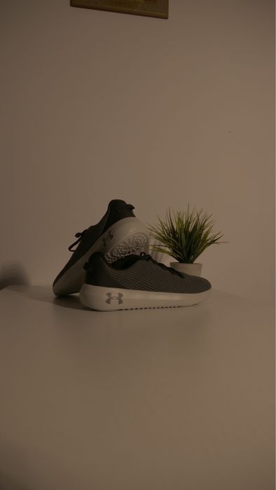 UNDER ARMOUR papuci de sala/alergare