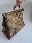 geanta tapiserie model doctor anii 1960 stil Mary Poppins 46 cm