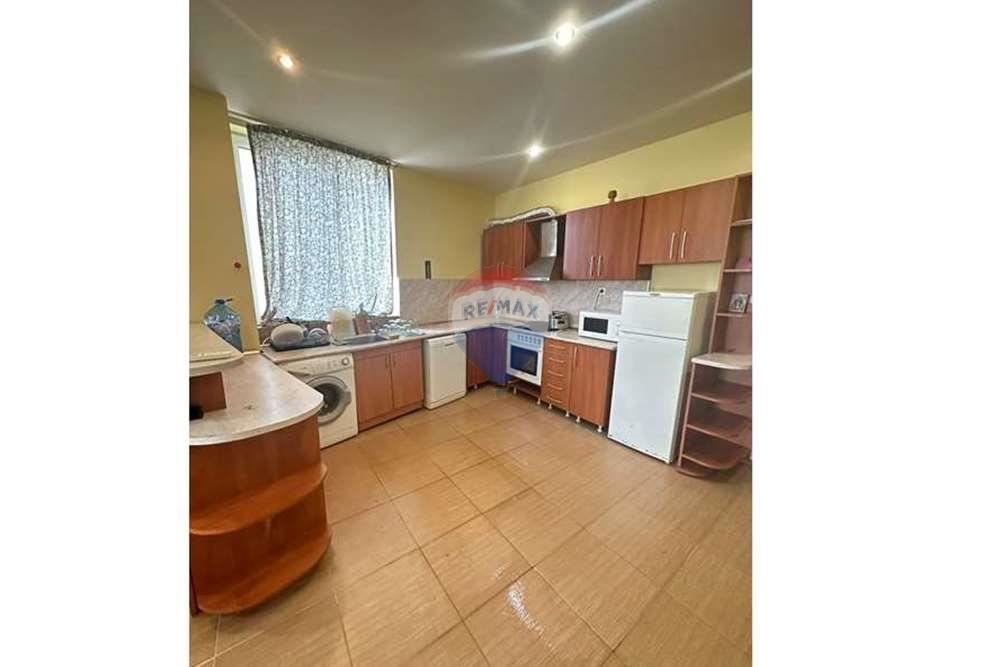 Двустаен апартамент за продажба в Бриз, гр. Варна В.В 4178