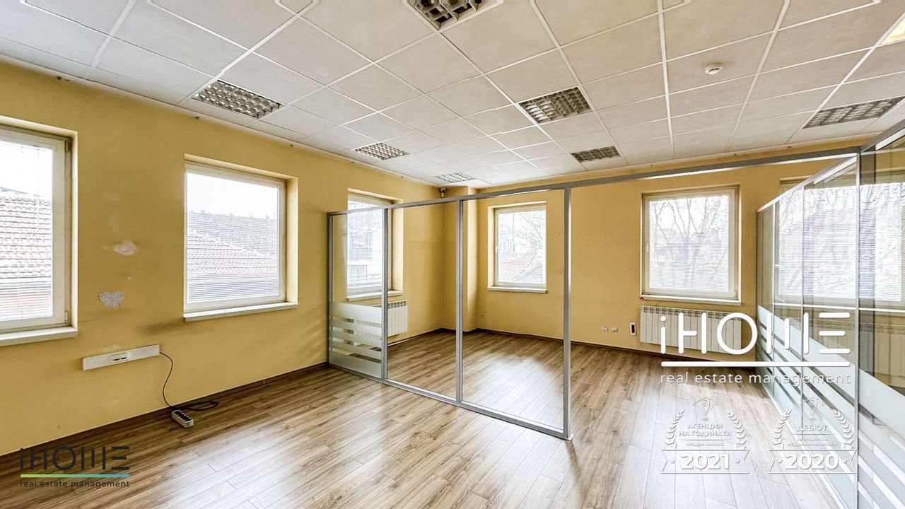 Дава се под наем Офис в София, Център - 714 кв.м за 12500 € - Снимка #1