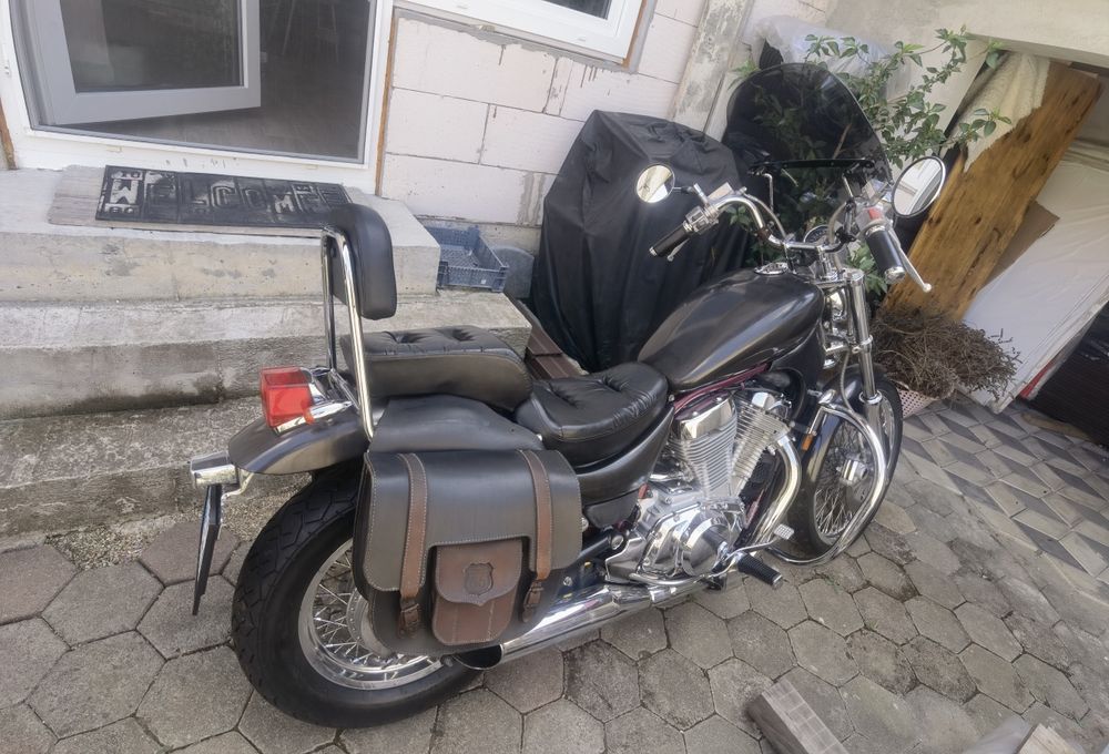 Suzuki VS750 Intruder