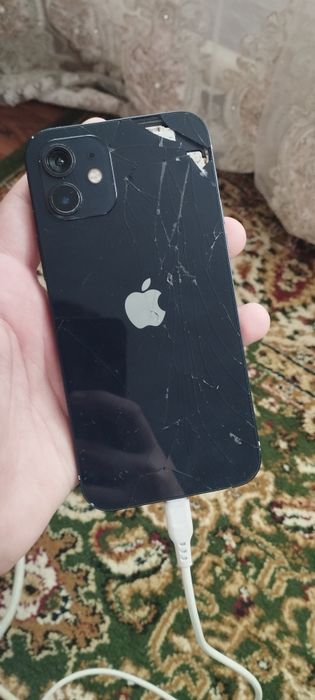 Продам айфон 12 недеаю пароль и айклауд или обмен