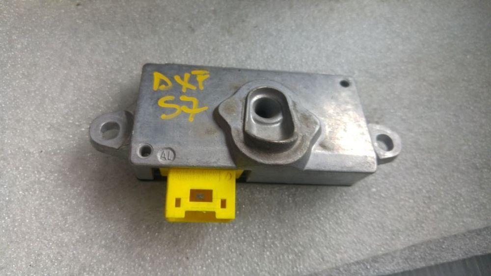 senzor airbag dreapta fata bmw seria 7 e65 6577-6937420