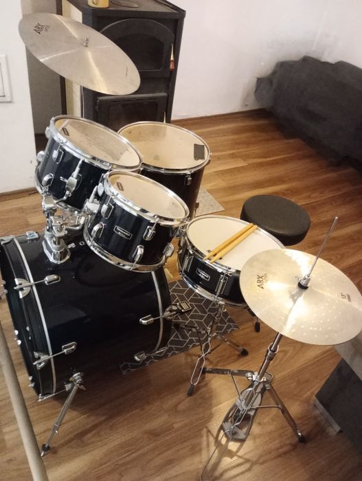 Продавам барабани Mapex Tornado