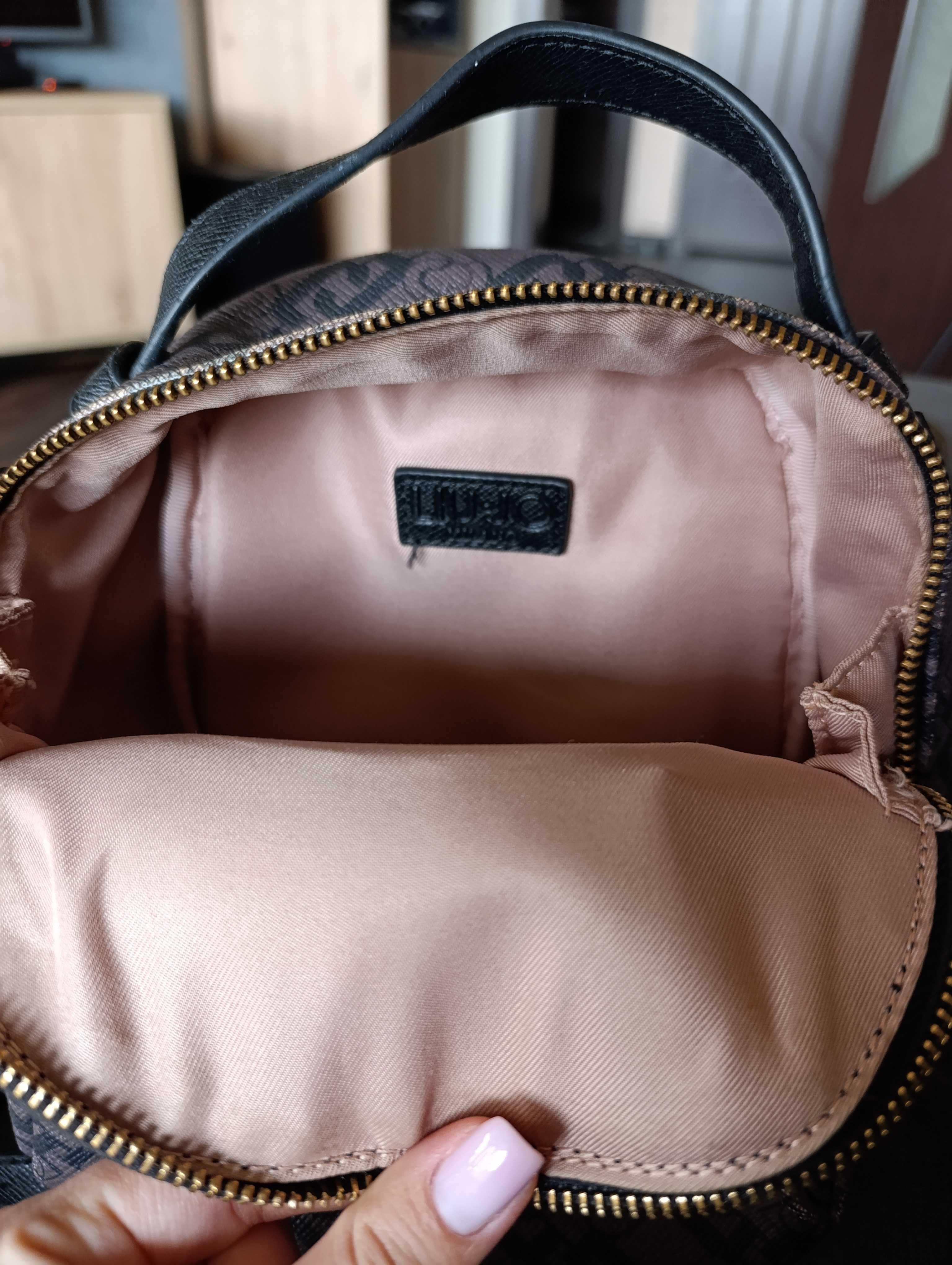 Чанта Guess и раница Liu Jo