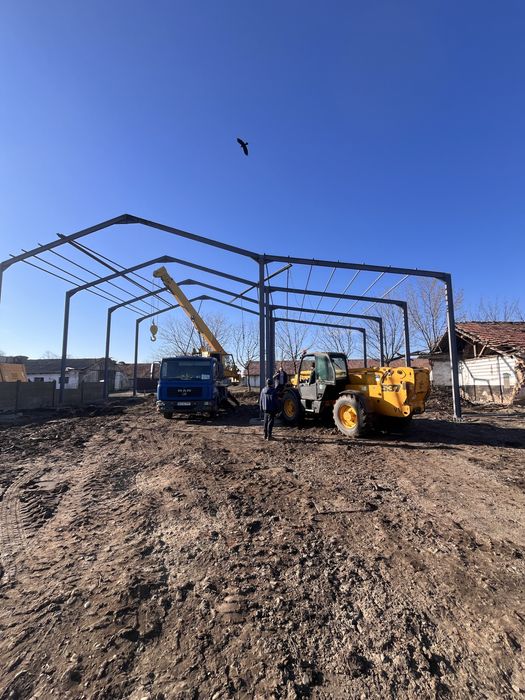 Vand structuri metalice pentru hale