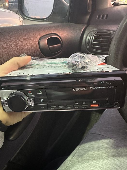 Автомобилно радио Crown с USB,AUX и BLUETHOOTH