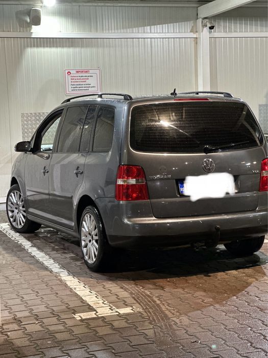 Vând vw touran 1.9 tdi