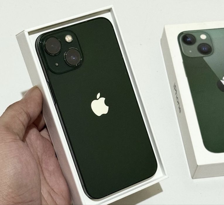 iPhone 13 mini 100% battery