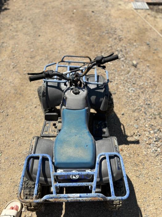 Vand doua atv-uri in stare buna de functionare