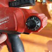 Milwaukee M12 PCG акумулаторен пистолет за силикон Милуоки 12 волта