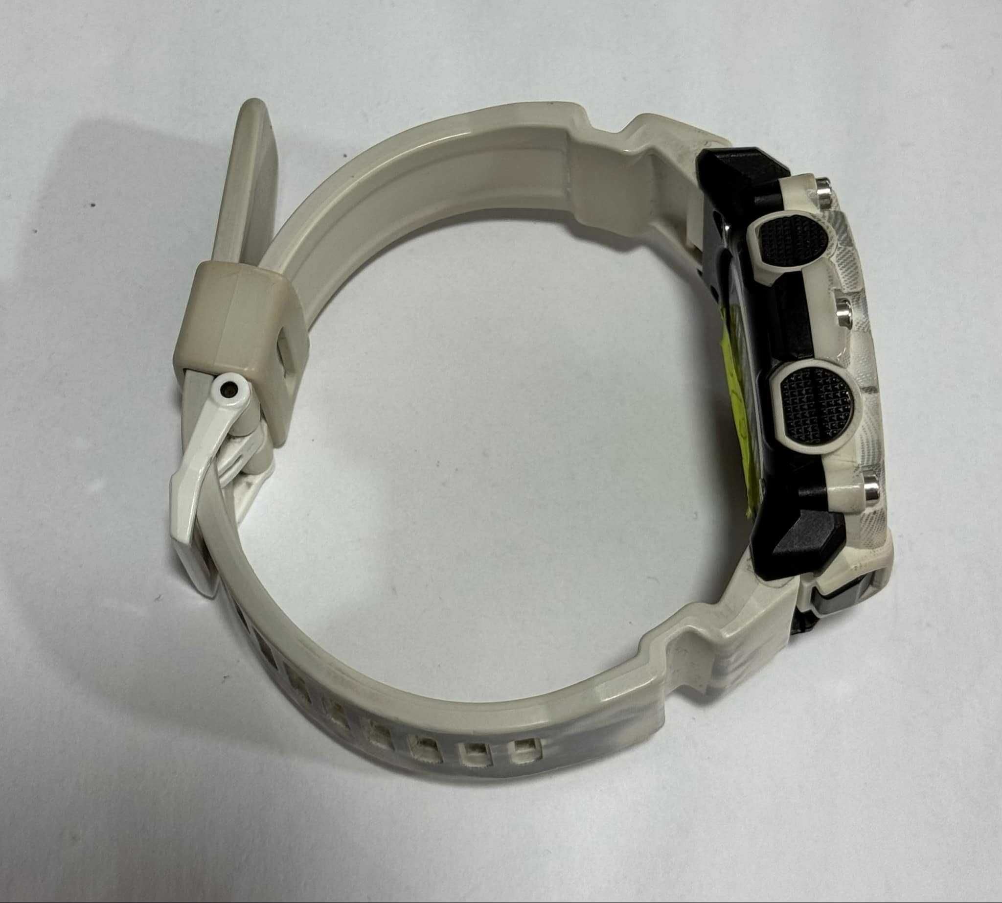 Часовник Casio G-Shock GA-2200
