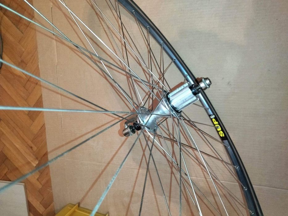 Roata cursiera 28 superba 8/9v campagnolo