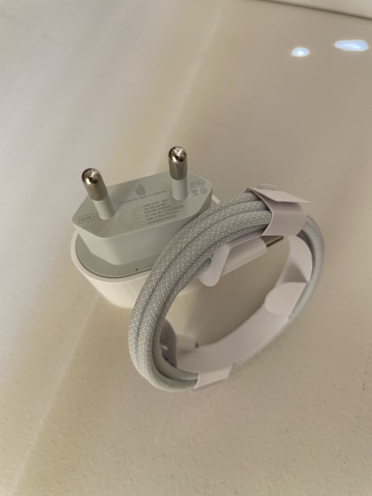 Оригинален комплект зарядно Apple Айфон (Iphone) 15-16 USB-C към USB-C
