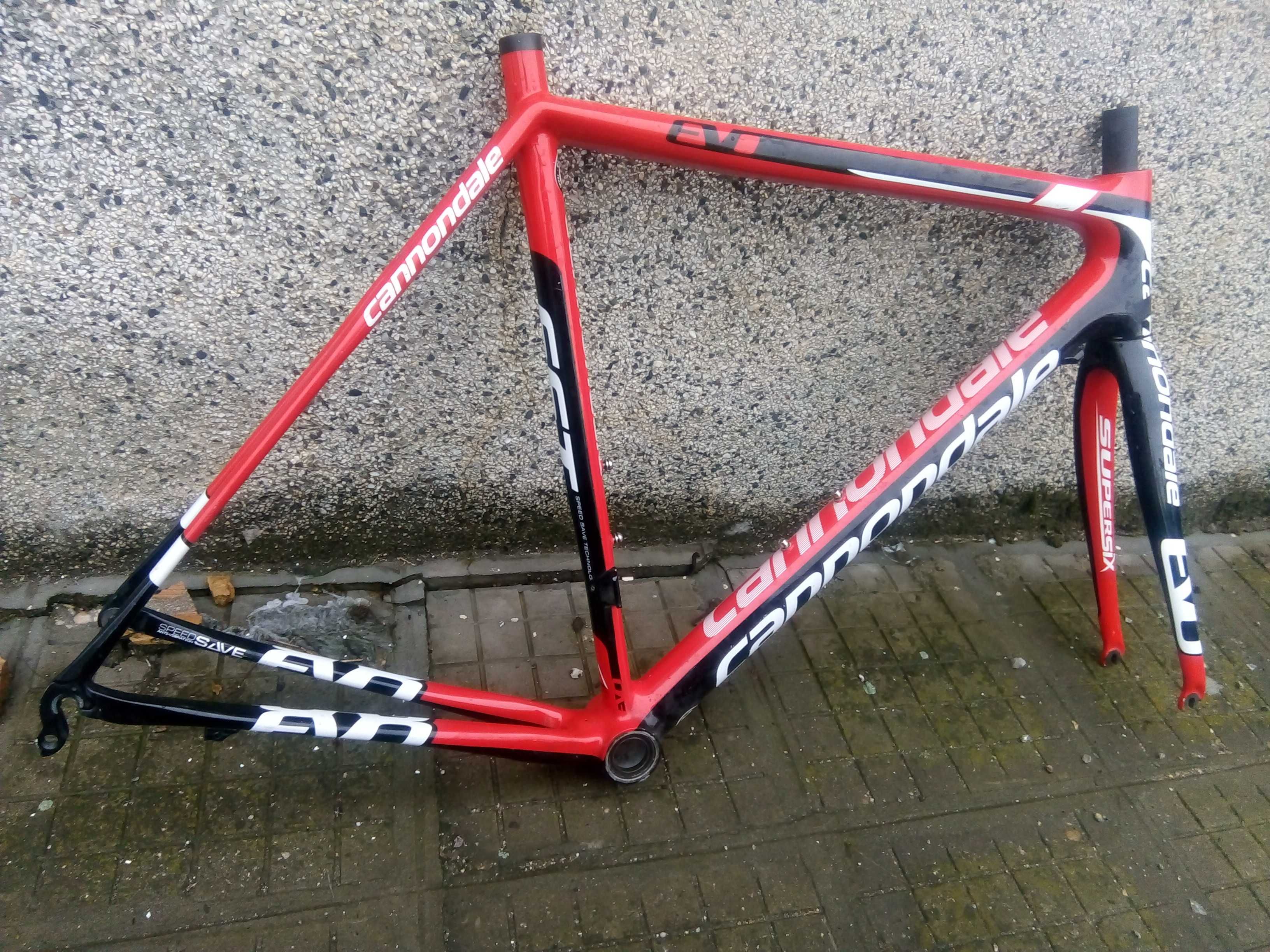 Карбонова рамка Cannondale Evo