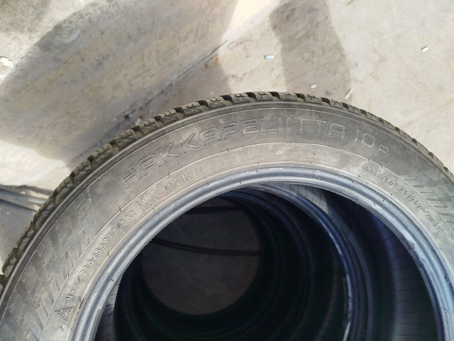 Срочно продам зимний шины размер 215/55R17
