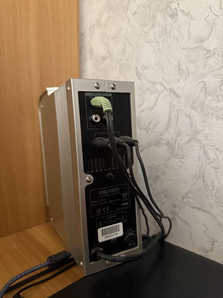 СРОЧНО!! Продам акустическую систему Microlab 2.1