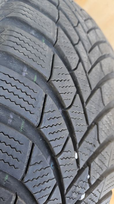 4бр гуми 205 60 16 дот 21 семперит