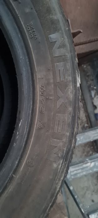 Продам шипованные шины 215/55 R17