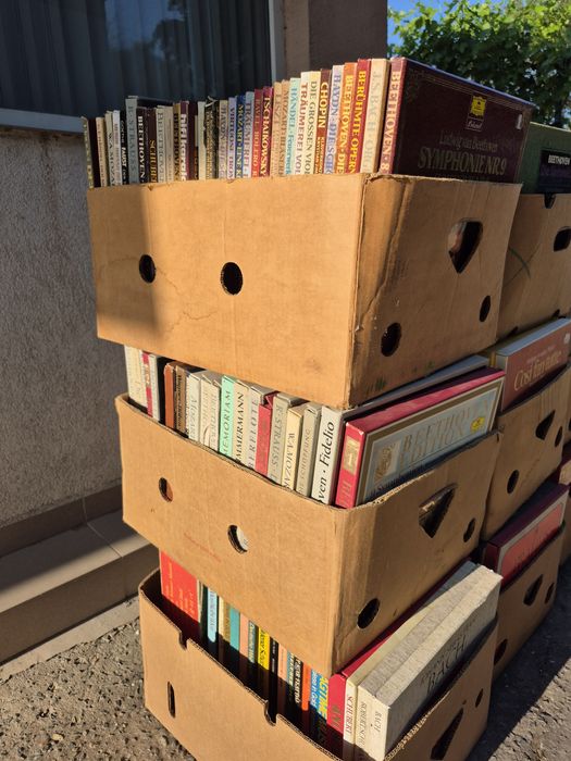 Vând Lot 150lp Discuri Vinil cu muzică clasică mixta 

Artiști:

- Fr