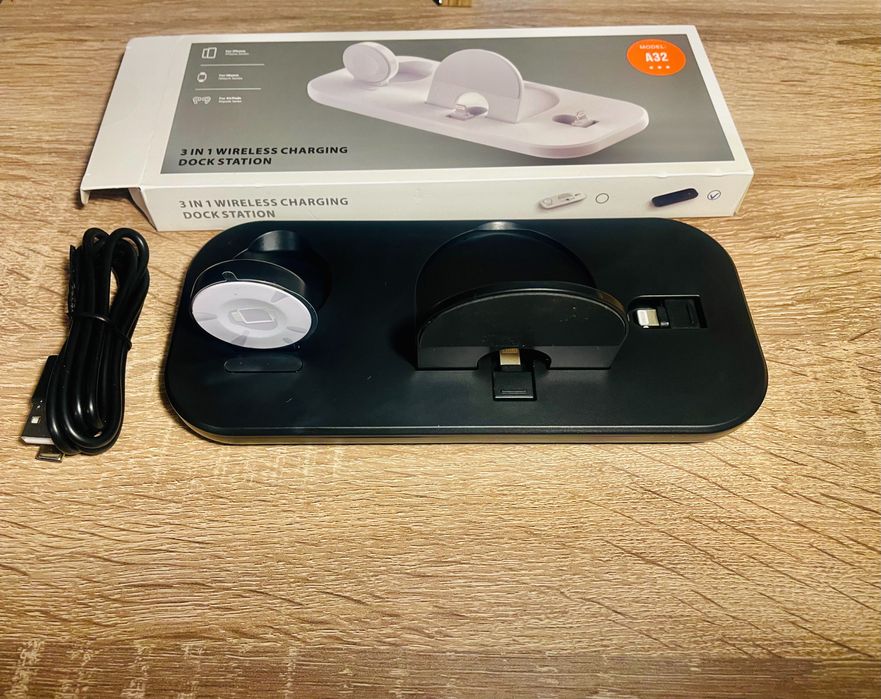 Statie de incarcare 3 in 1 pentru dispozitive Apple