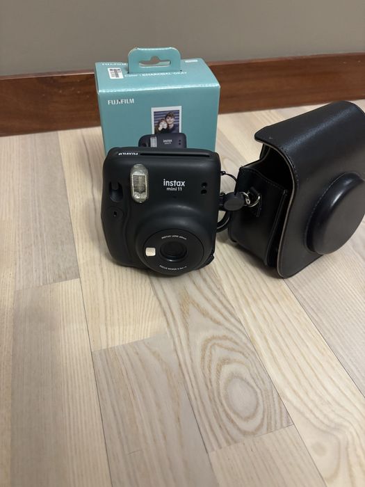 Instax mini 11, черный