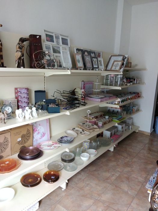 Метален крайстенен стелаж