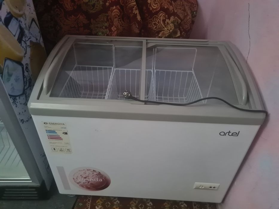 Холодильник ва морозильник сотилади.