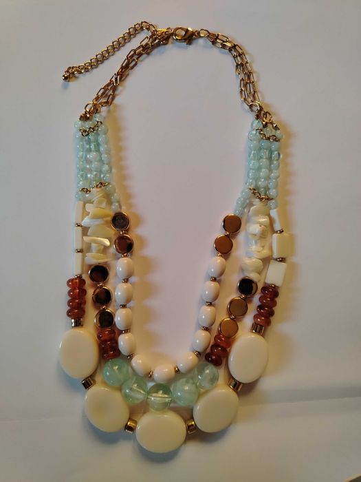 Бижута обеци и колие