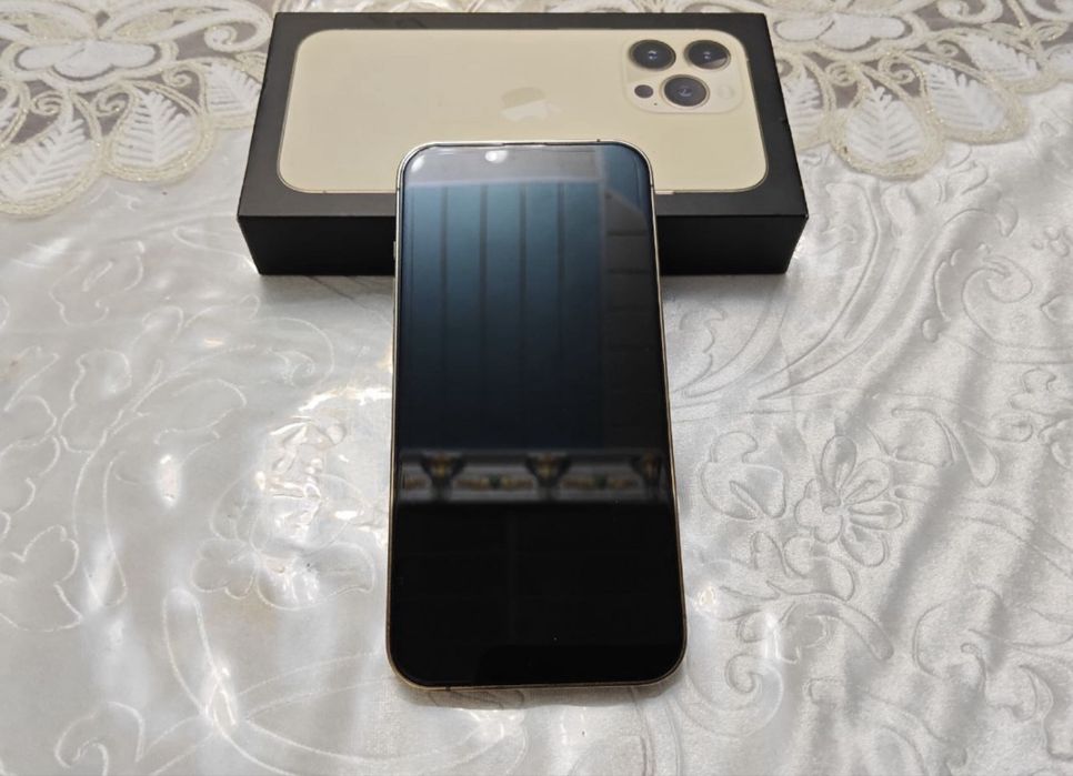 Iphone 13 Pro gold