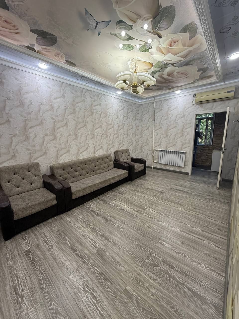 Продам чиланзар 19.  Одна комнатная.  Балкон 1,5*3
