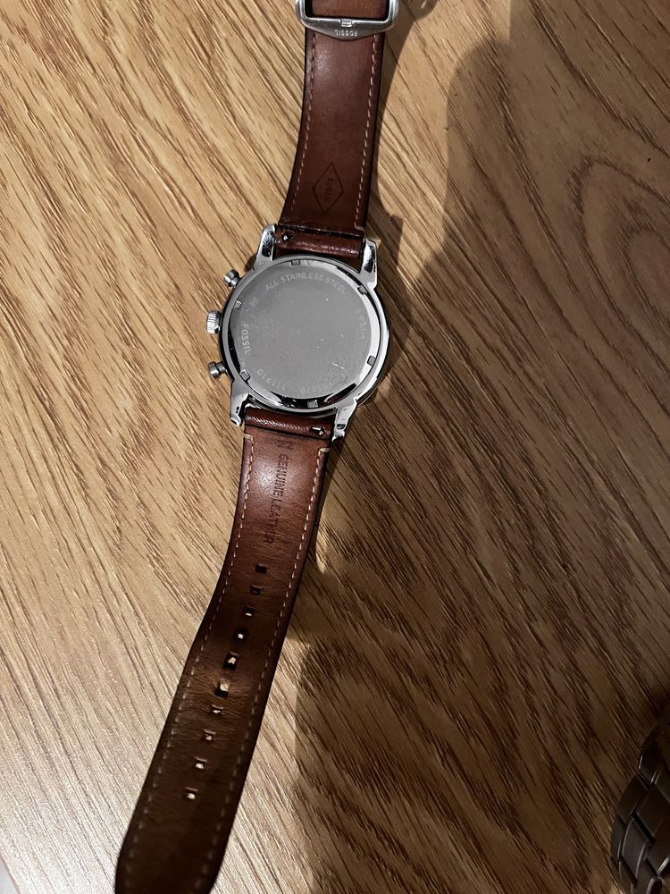 Ceas Fossil cu curea de piele