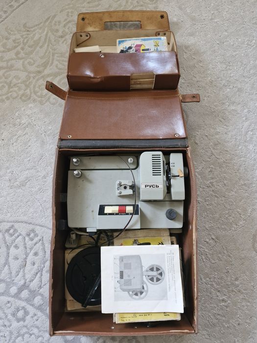 Продам кинопроектор Русь