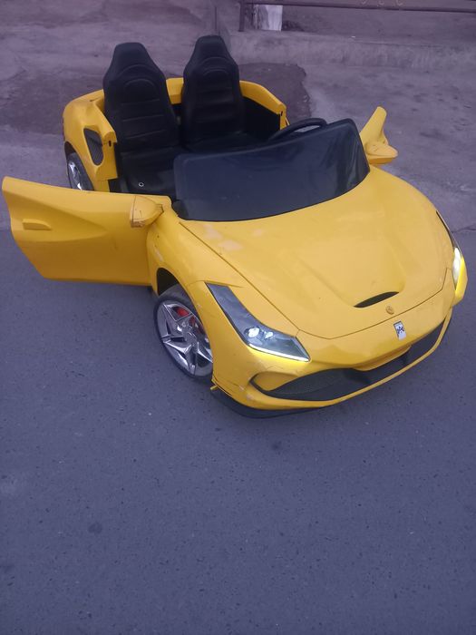 Bolalar katta moshinasi sotiladi