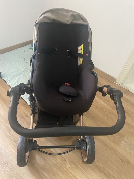 Carucior 3 in 1 , arata ca nou, achizitionat de 6 luni.