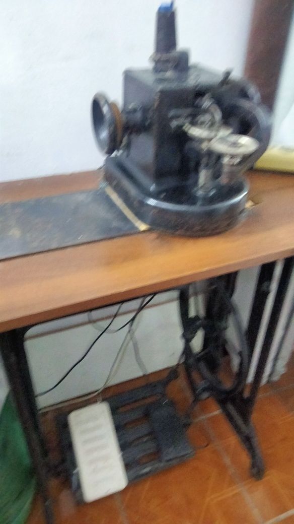 Продам скорняжную машину