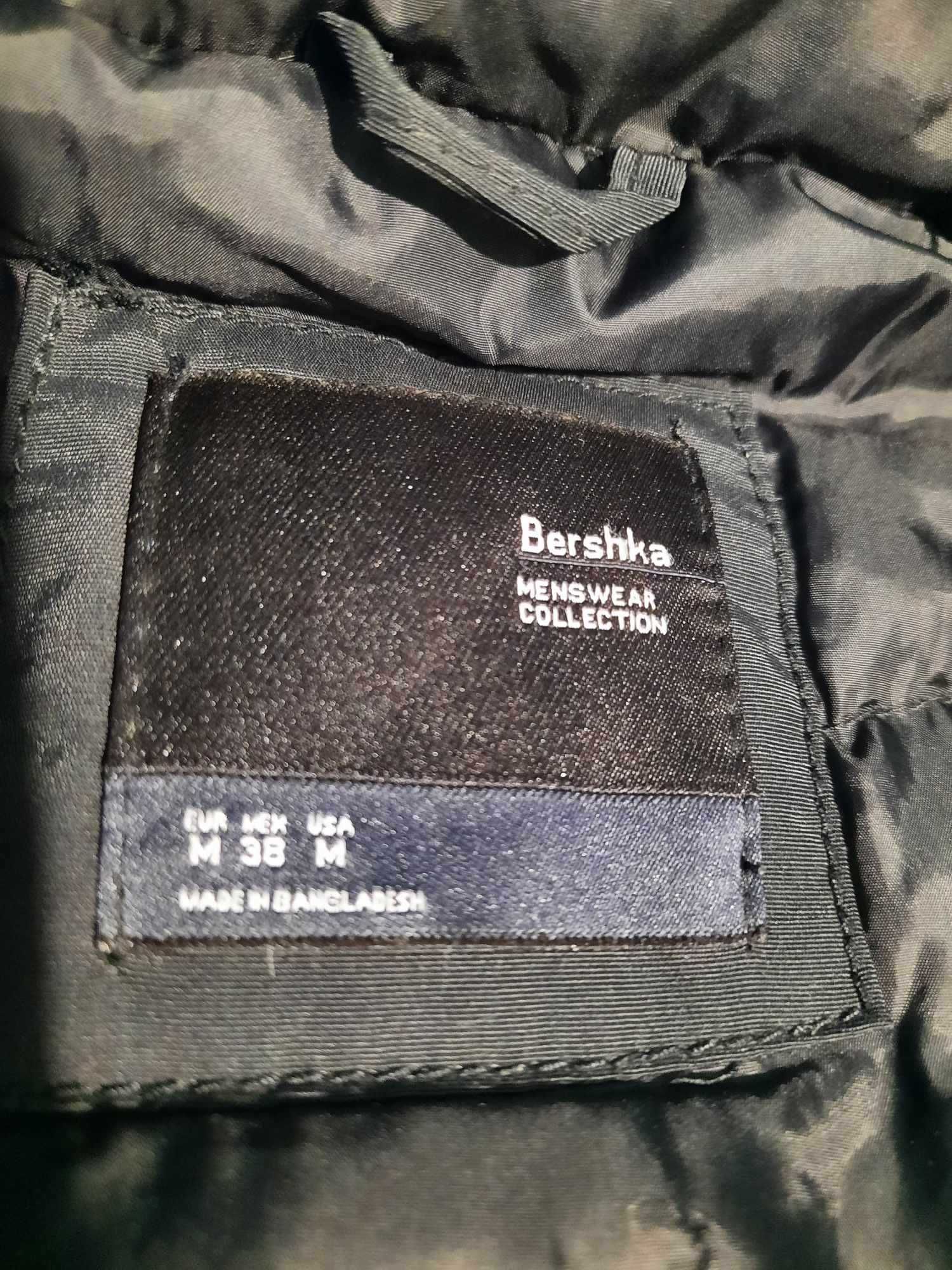 Geaca pt barbati  38/M  Bershka , calduroasa