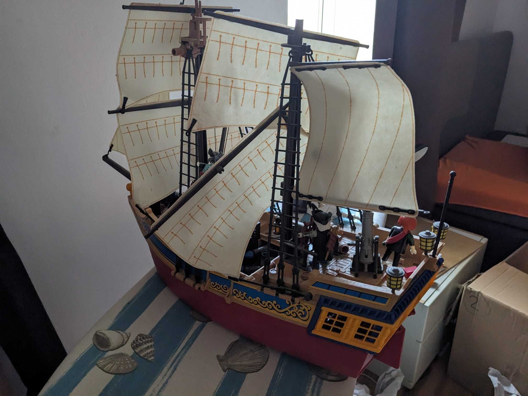 Lego vapor pirati 2 bucati cu figurine etc.- Sibiu